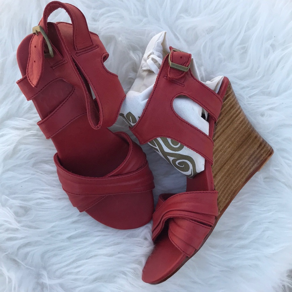 Bali ELF Leather Wedges